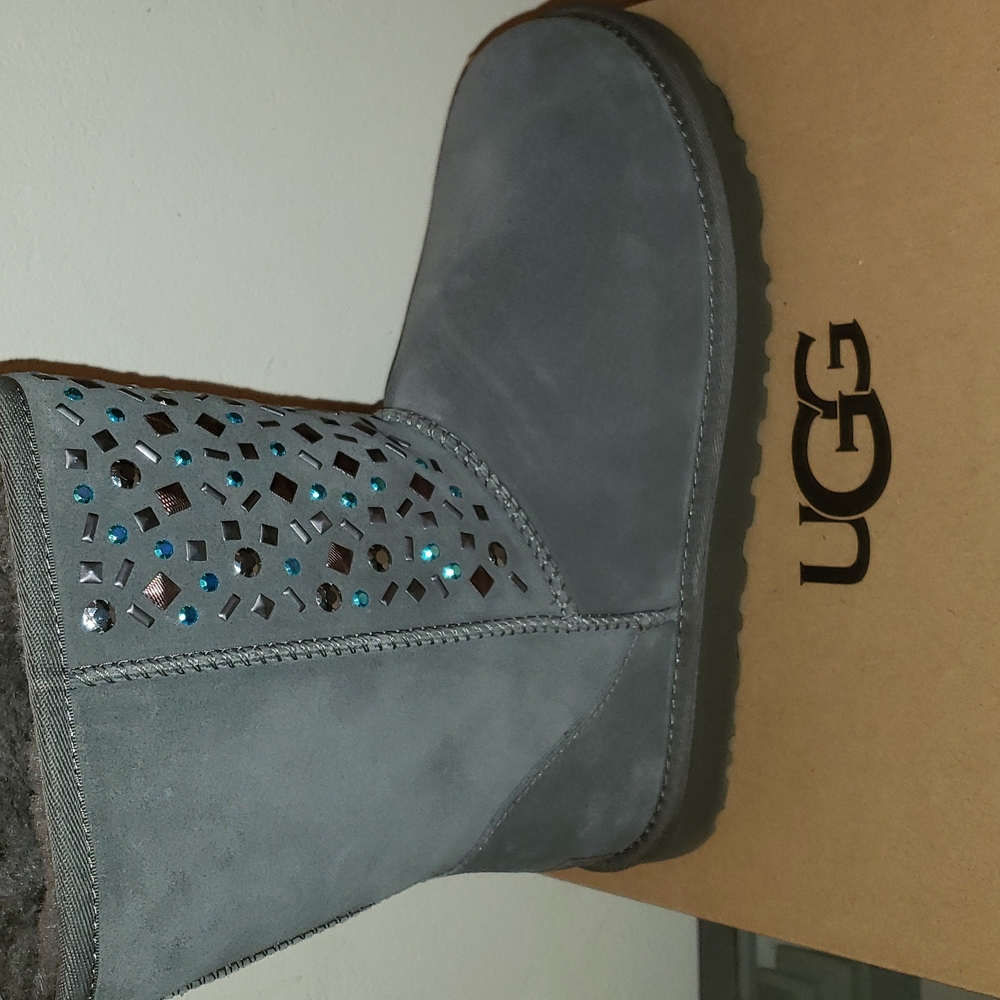 UGG Brand New Boots No box - Picture 1 of 4